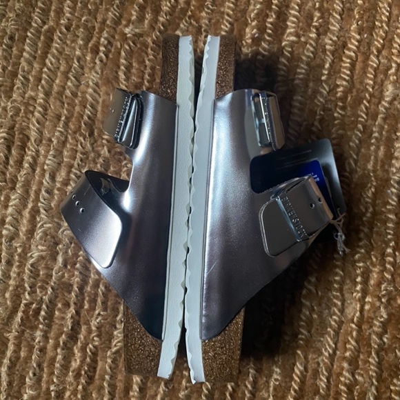 Birkenstock NWT Arizona sandal, Silver, size 38 - Picture 9 of 11